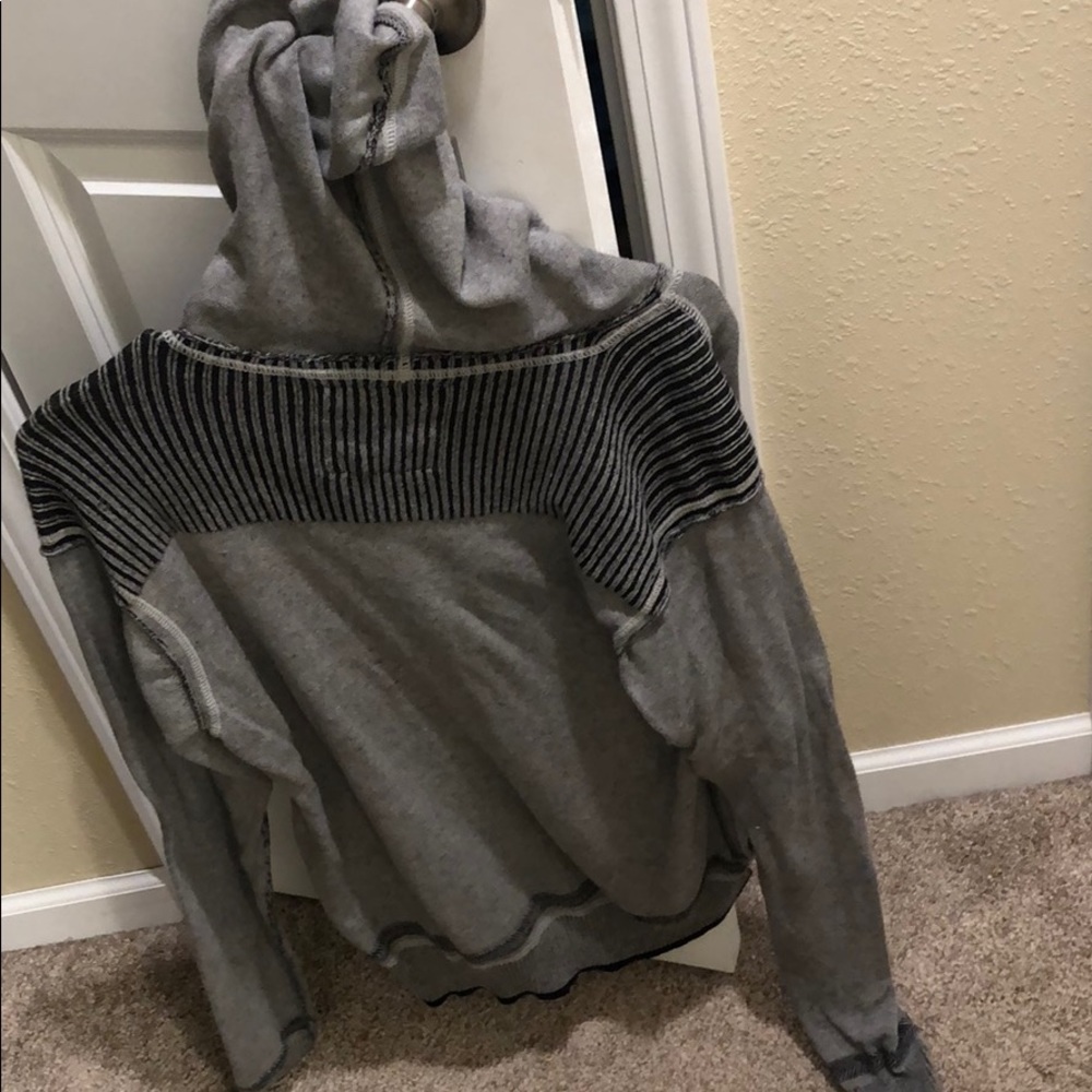 BKE sweater - Picture 2 of 2